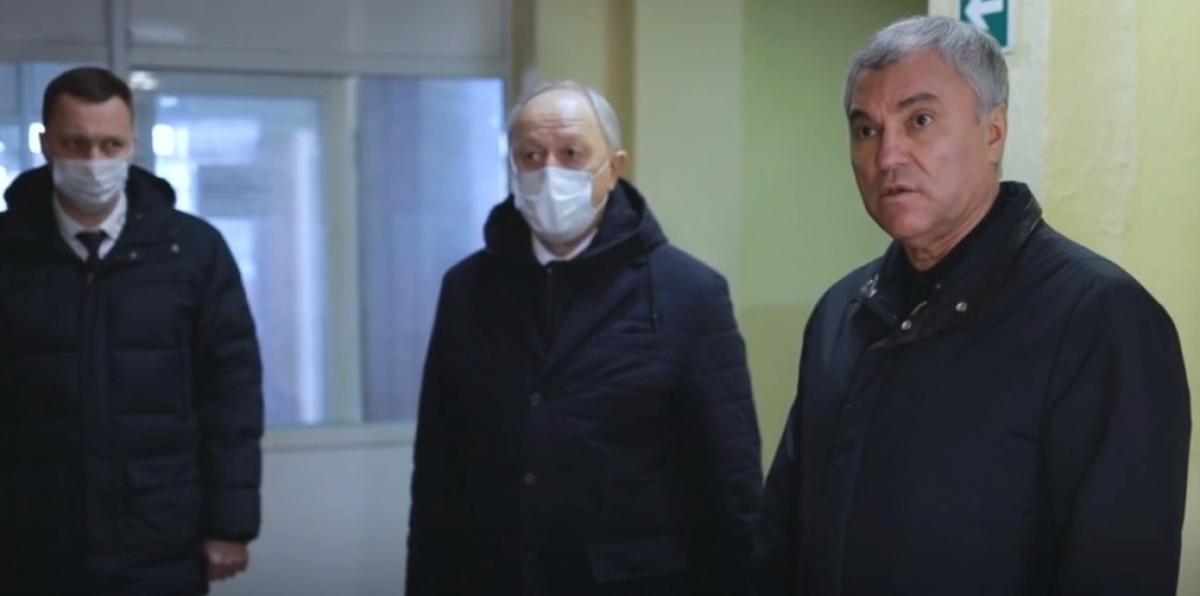 Володин объяснил, почему в Саратове не получается с уборкой снега