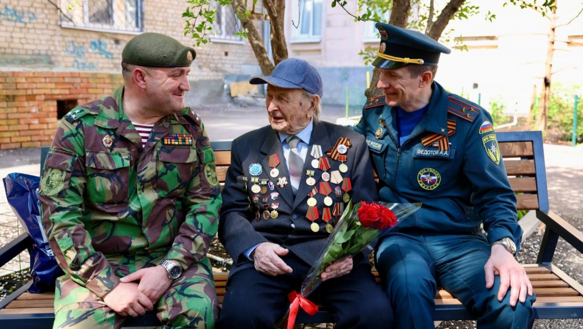 Калинин: в Саратове провели Парад для ветерана Великой Отечественной войны