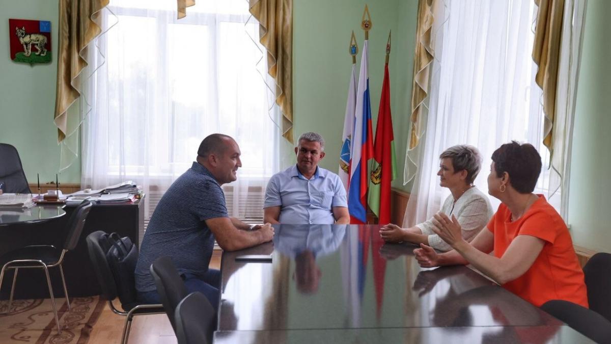 Вячеслав Калинин провел встречу с жителями Турковского района