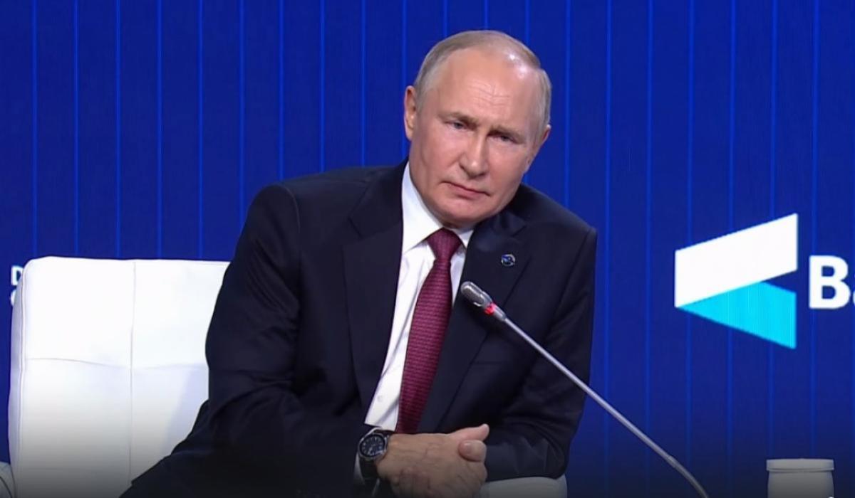 Президент Путин наградил саратовских артистов и чиновника