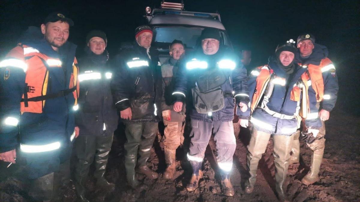 По Саратовом 6 вахтовиков эвакуировали ночью из тонущего вагончика