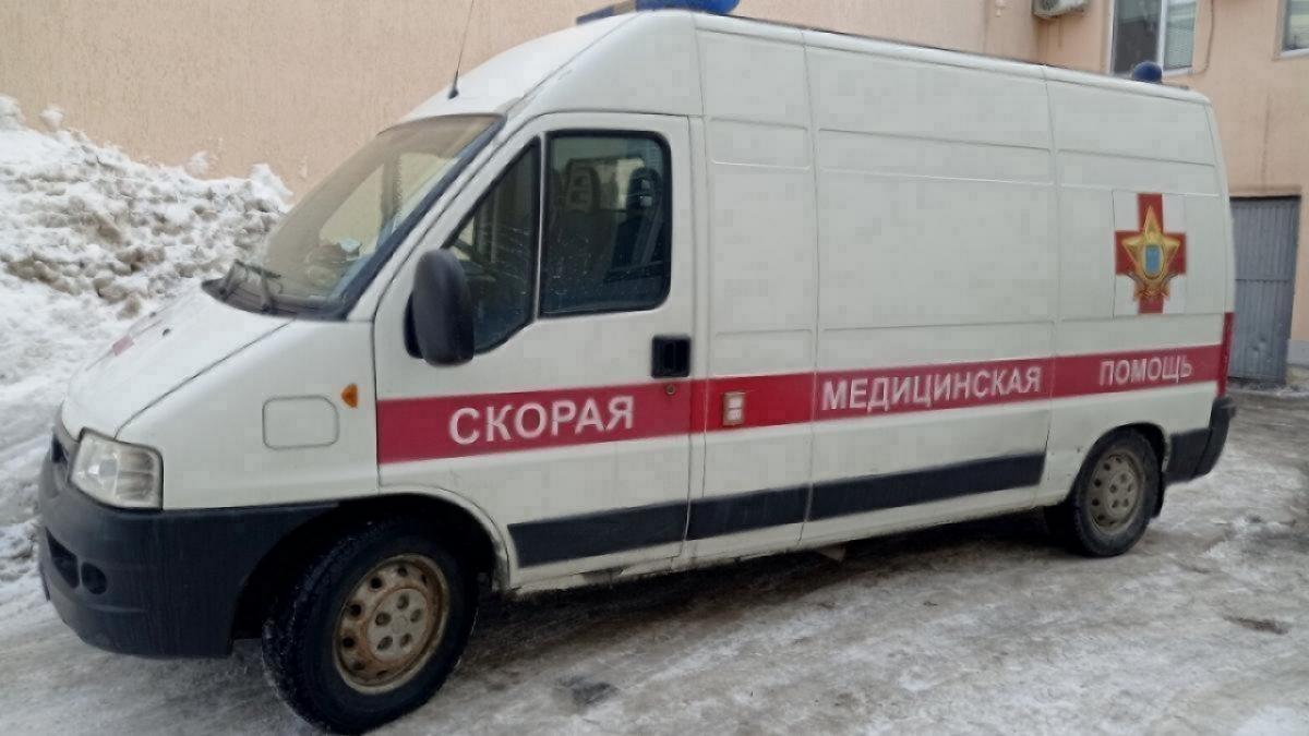 В Саратове из-за аварии на Хользунова пострадал пассажир «Приоры»