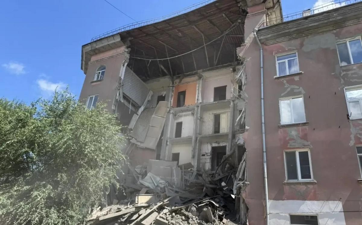 Обрушение дома на Крымской в Саратове: возбуждено уголовное дело