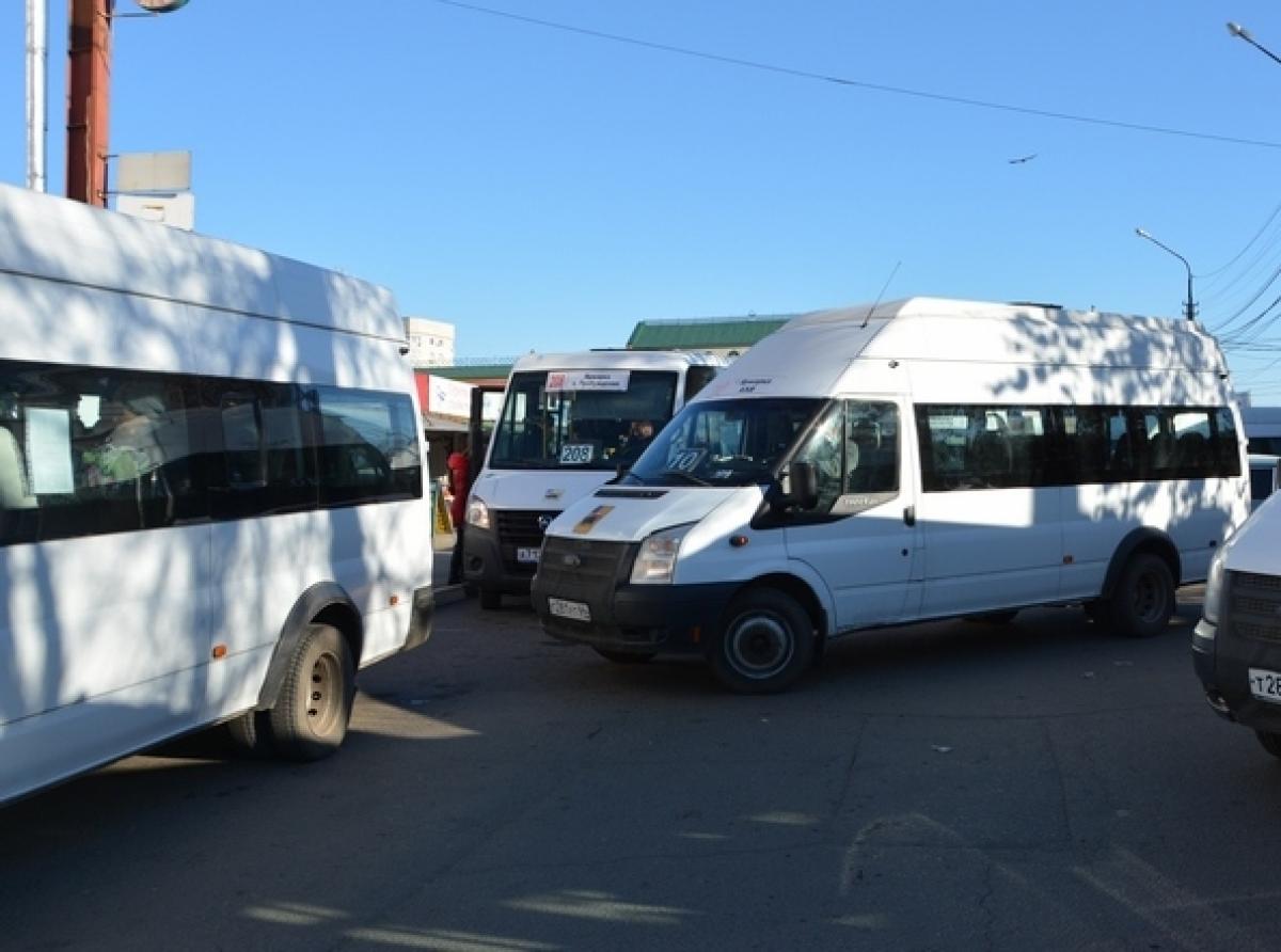 Жители Солнечного пожаловались Исаеву на плохую работу общественного транспорта