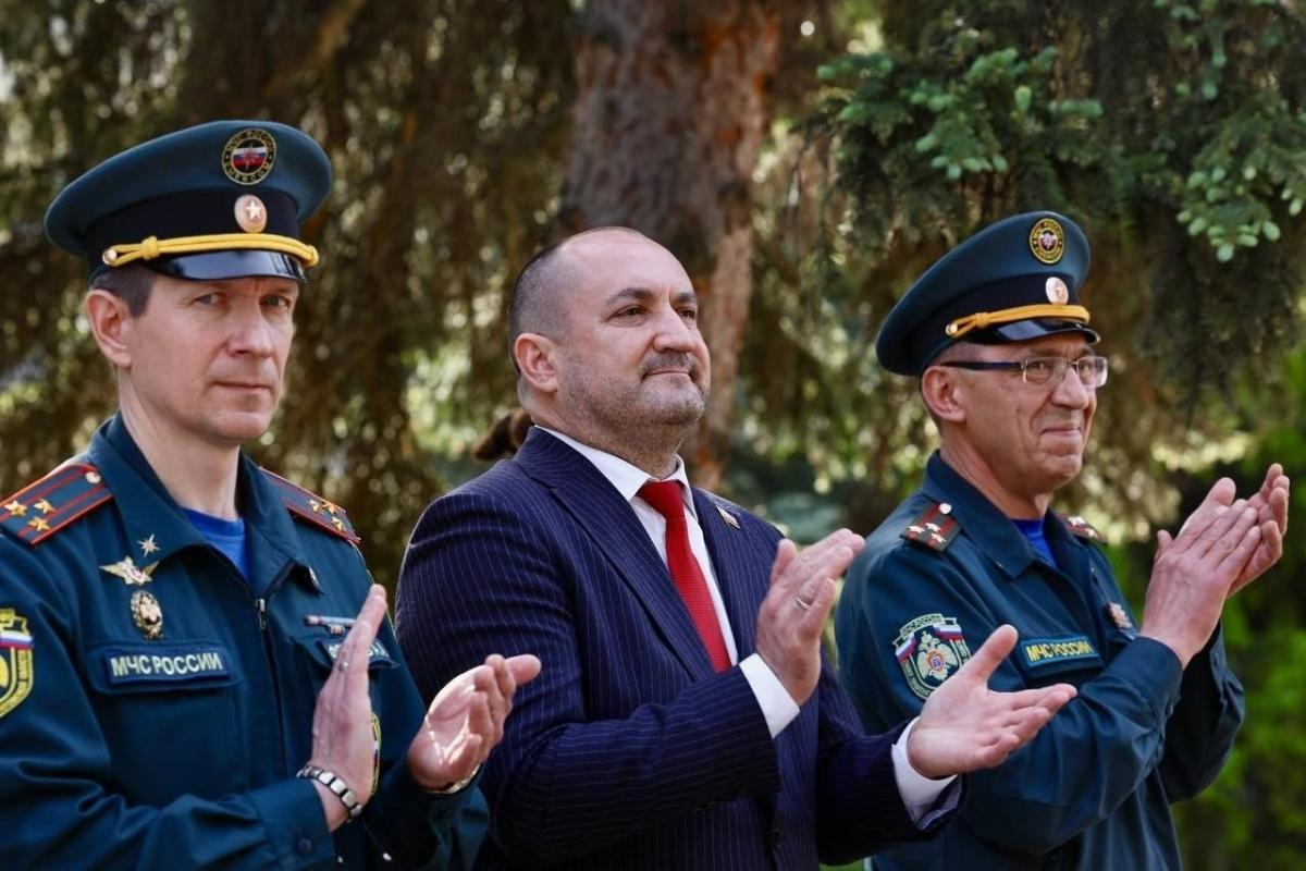 Вячеслав Калинин наградил победителей регионального этапа «Школы безопасности»