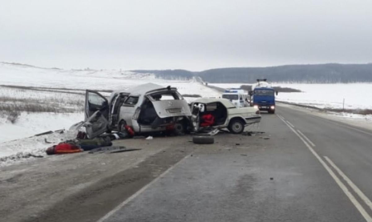 Автокатастрофа под Саратовом: Радаев дал поручения министру здравоохранения