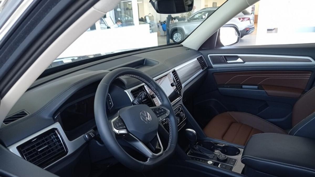 На территории крупных автоцентров Саратова разогнали мобильный интернет