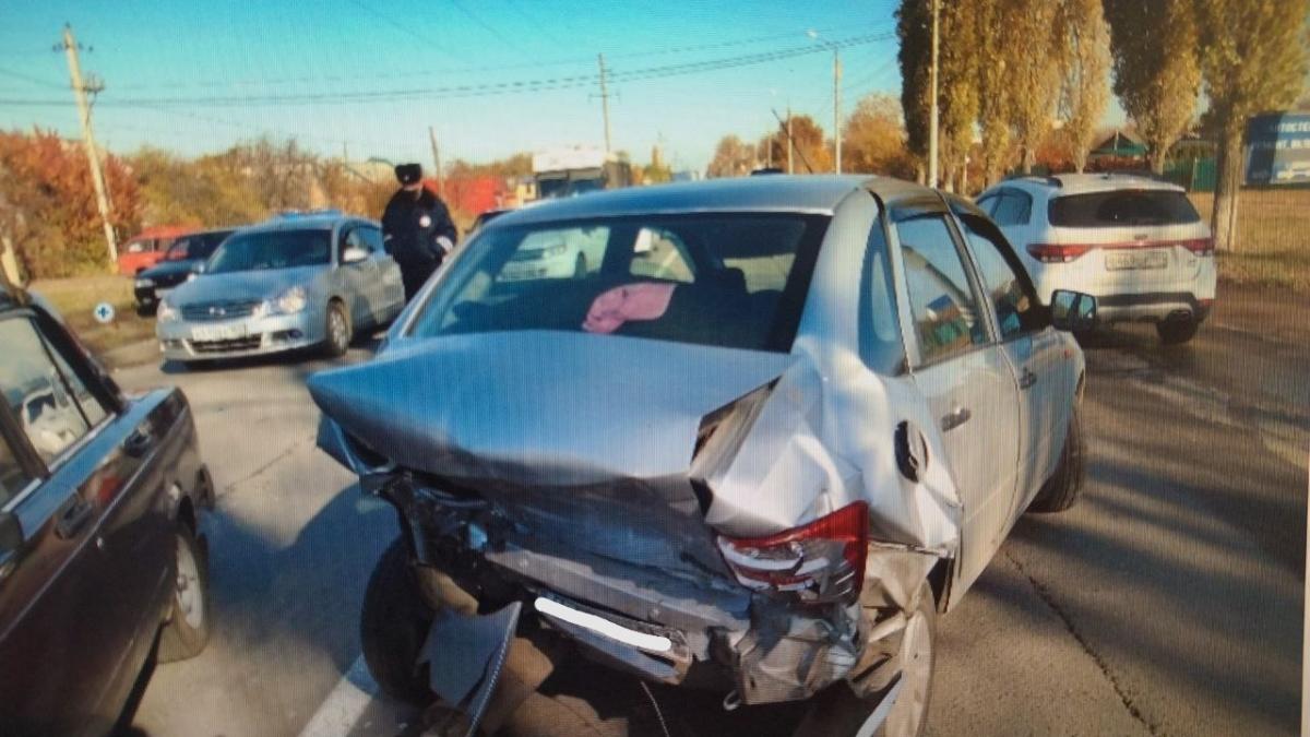 В энгельсской аварии на улице Гагарина пострадали две женщины | 24.10.2021  | Саратов - БезФормата