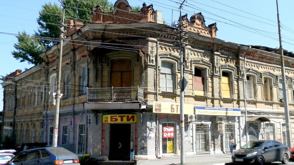 Под бутик-отель, ресторанный кластер: Гостиный двор в Саратове продают за рубль