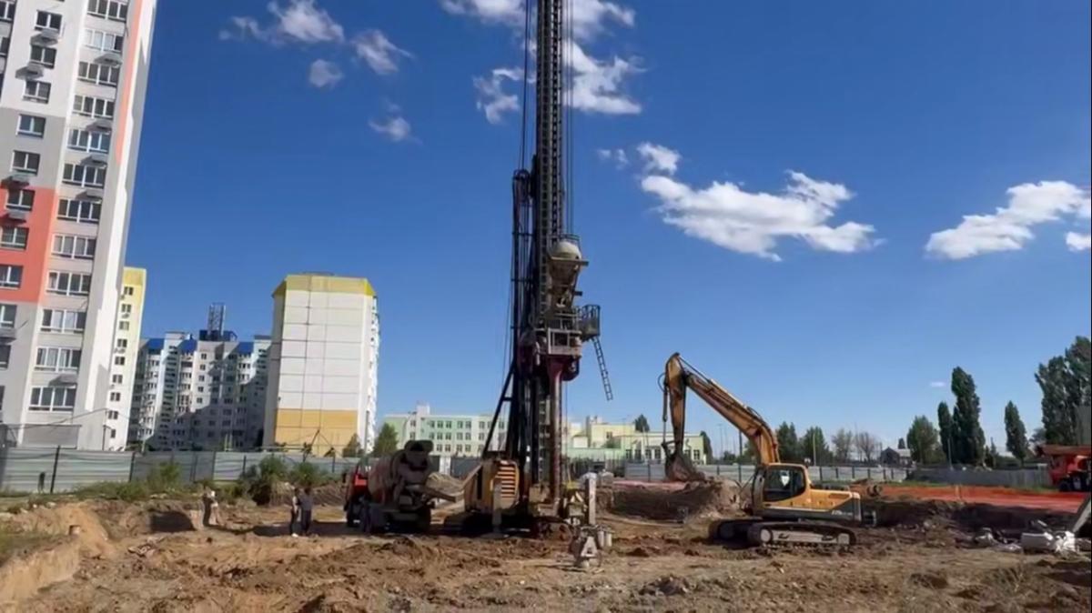 В Энгельсе идет масштабное строительство соцобъектов вместо высоток