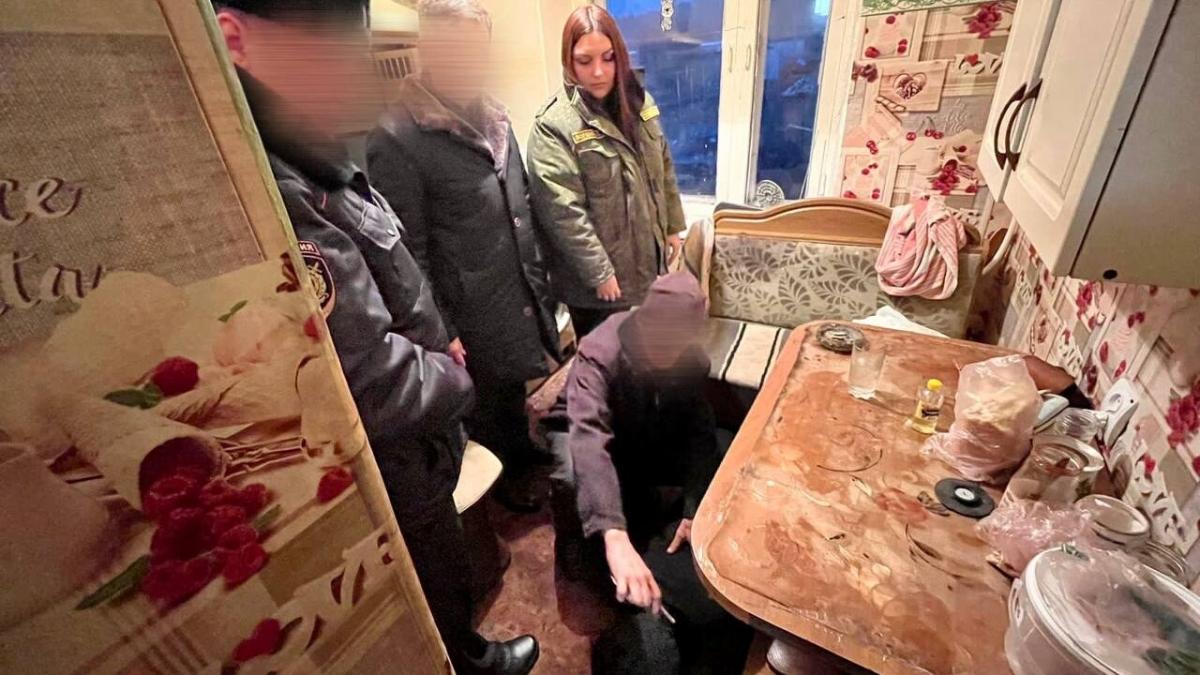 В Вольске задержан напавший с ножом на приятеля мужчина