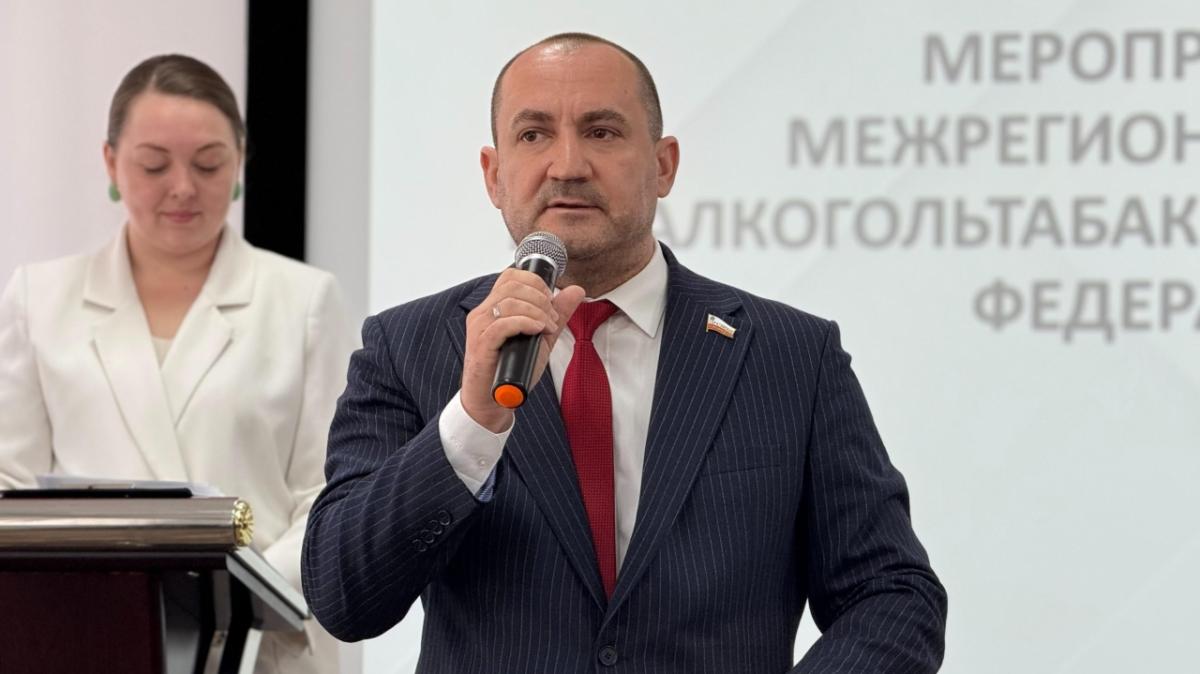 Калинин принял участие в круглом столе Росалкогольтабаконтроля