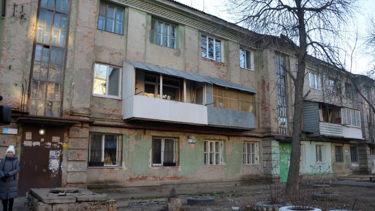 Бастрыкину доложат о нарушении прав жильцов аварийного дома в Балакове