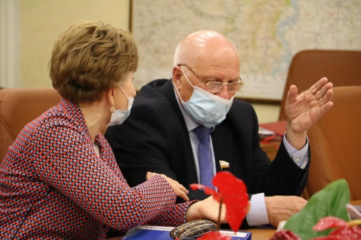 Саратовские депутаты поспорили о ситуации в здравоохранении региона
