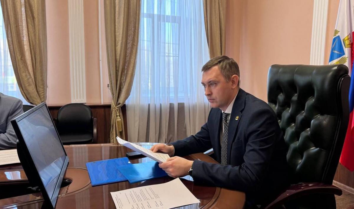 Глава Энгельсского района вместе с депутатами обсудил проблемы муниципалитета