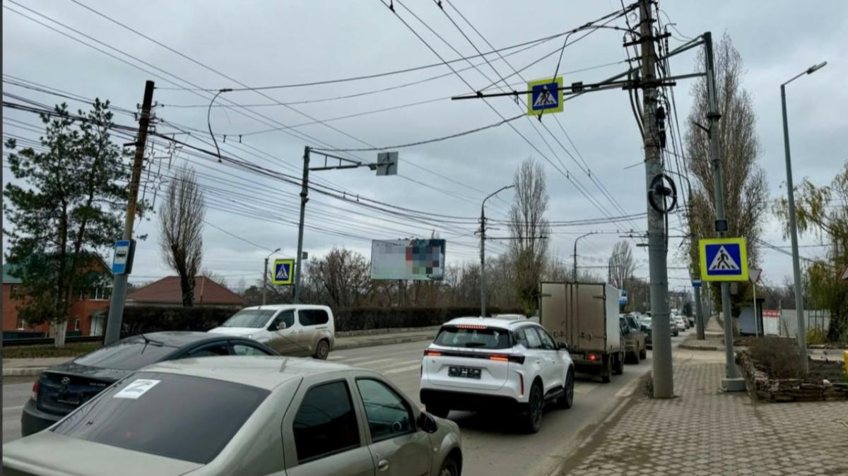 В Энгельсе по новому саратовскому закону сносят незаконные баннеры