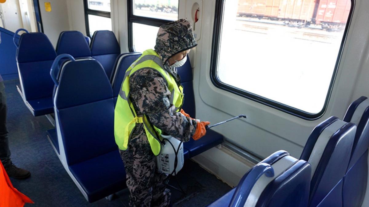 Ежедневная санобработка ведётся во всех пригородных поездах ПривЖД