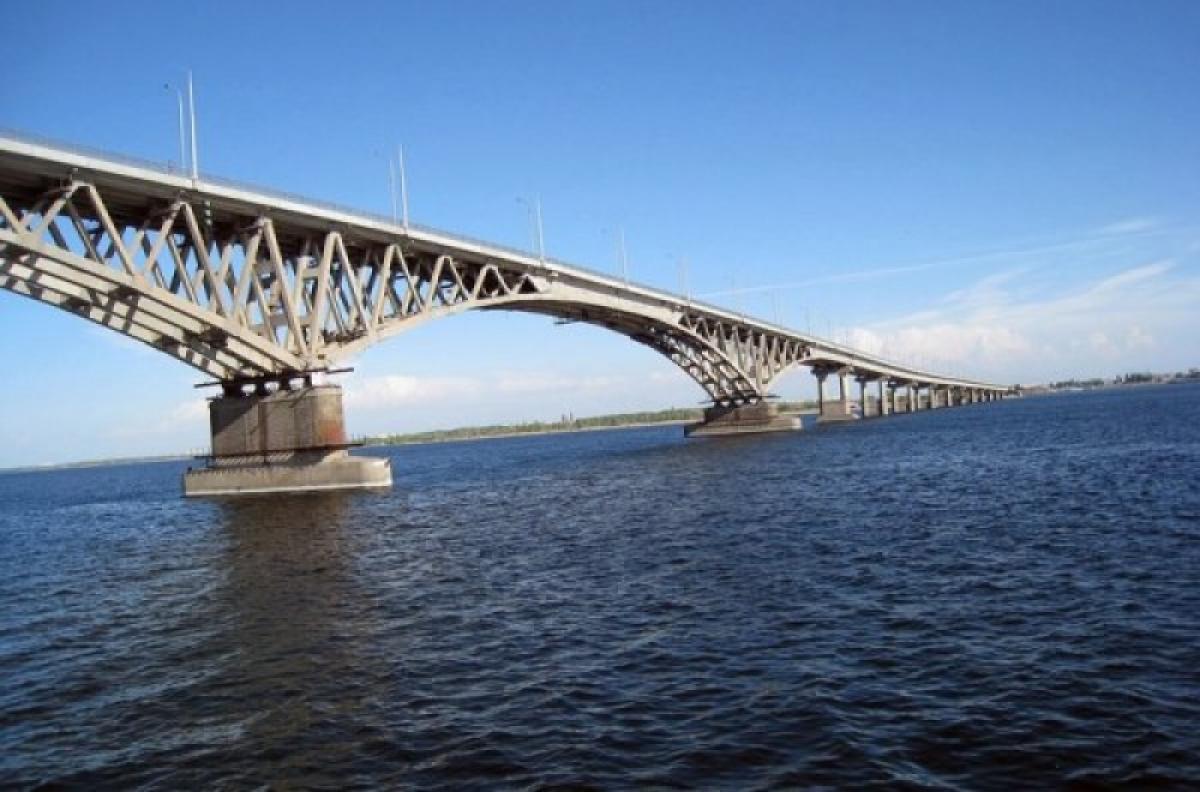 36 опор моста «Саратов-Энгельс» будет ремонтировать московская фирма 