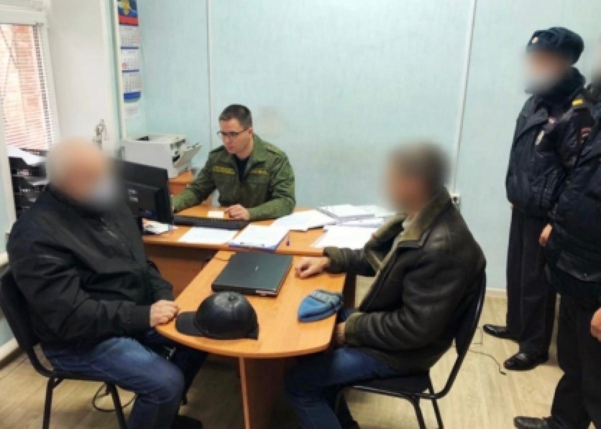 В Саратовской области мужчина убил соседку на балконе общего пользования: вынесен приговор суда