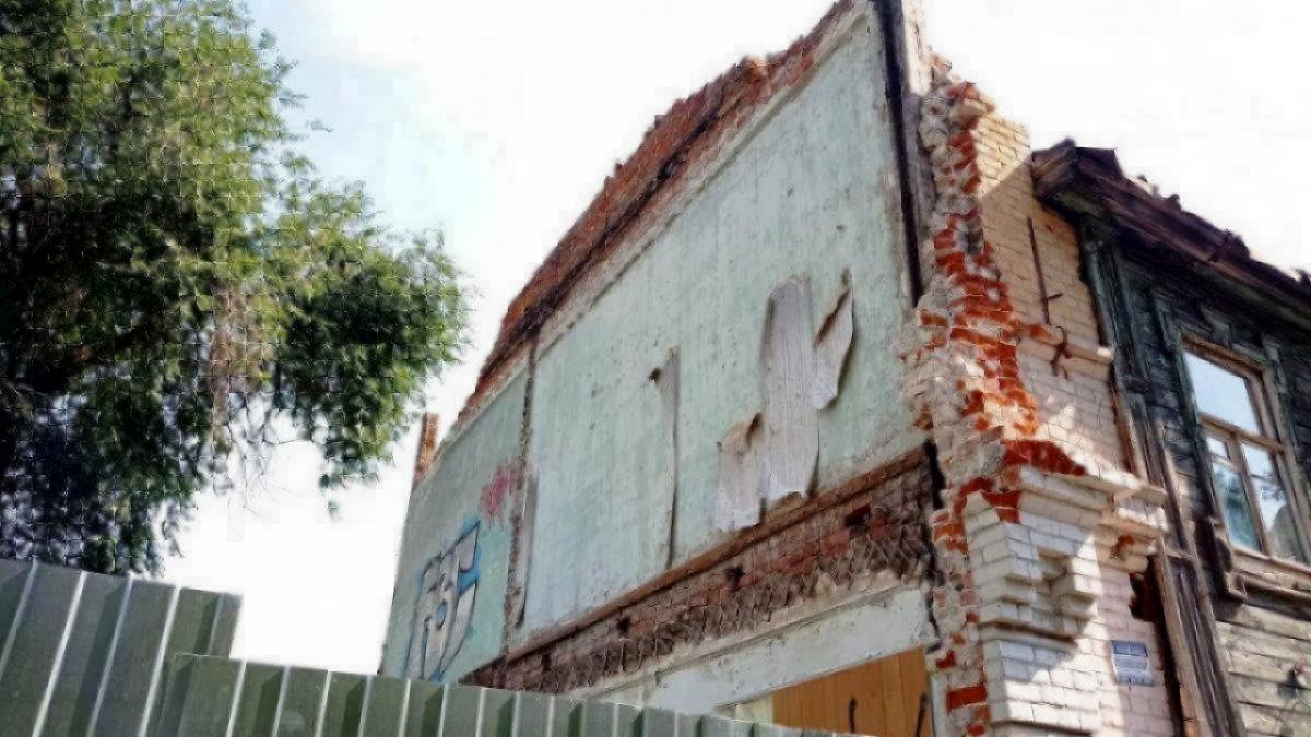 В Саратове ищут подрядчика на снос дома в Ленинском районе за 1,4 млн рублей