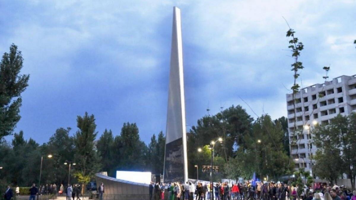 Саратовцы сообщили о «вандализме» в отношении памятника Город трудовой доблести