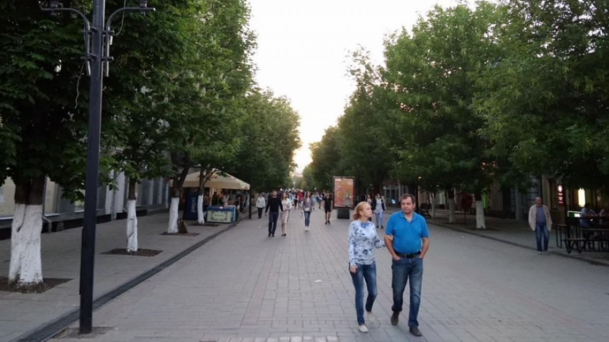 Саратовское МБУ «Садово-парковое» набирает садовников на 50 тысяч