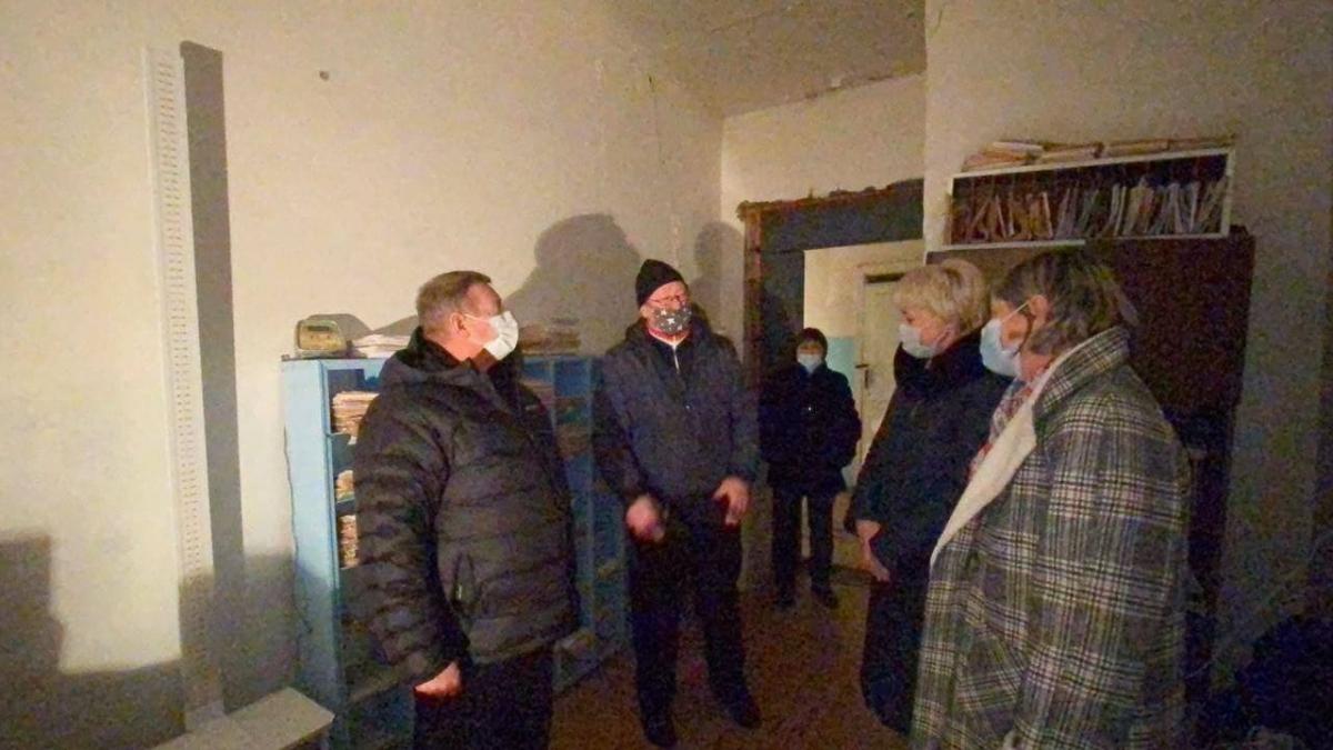 «Восстановить не получится»: родственники легендарного политрука Клочкова пожаловались на плачевное состояние сельского медпункта