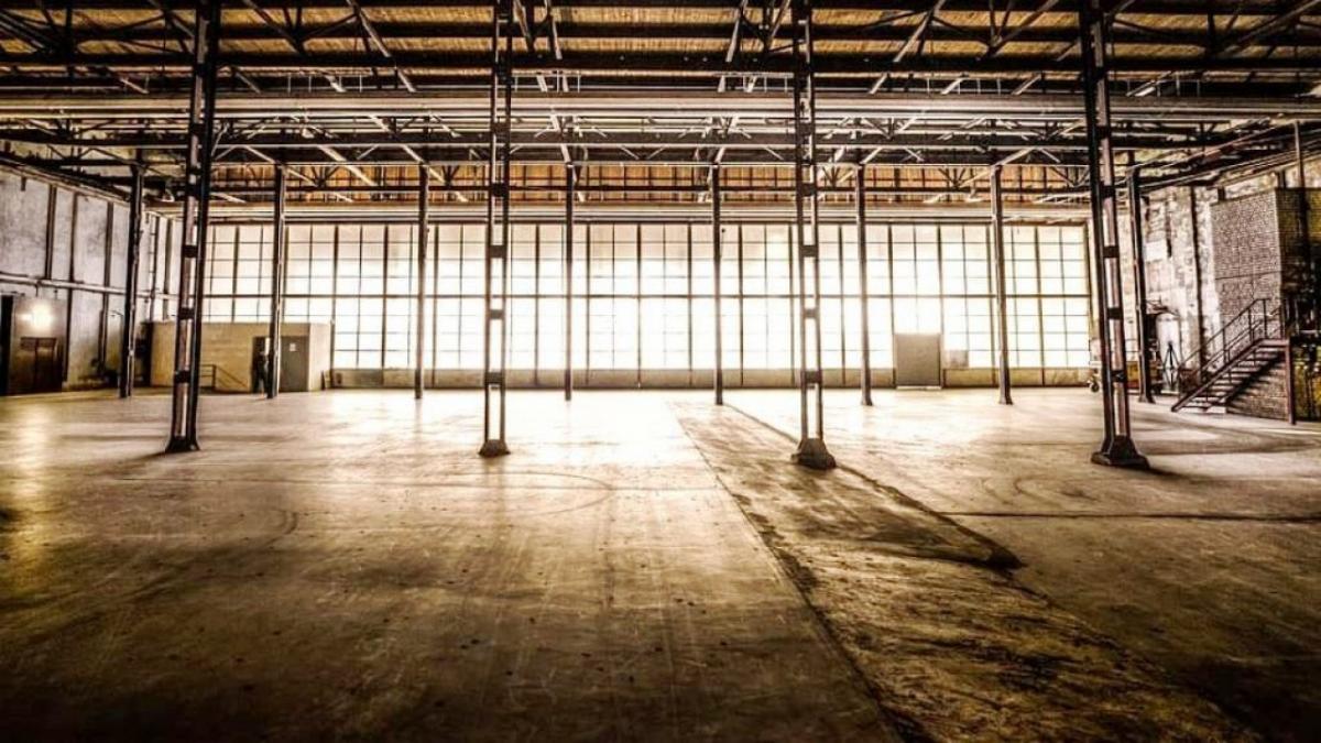 Завод в Энгельсе набирает работников на 3500 рублей за смену