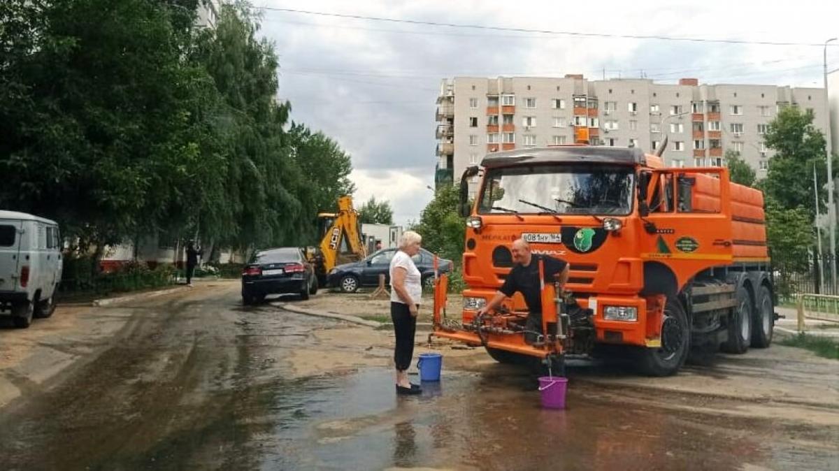 Масштабное отключение воды в Саратове – стали известны адреса подвоза