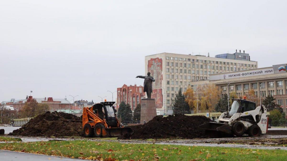 В Саратове на Театральной площади высадят новые растения