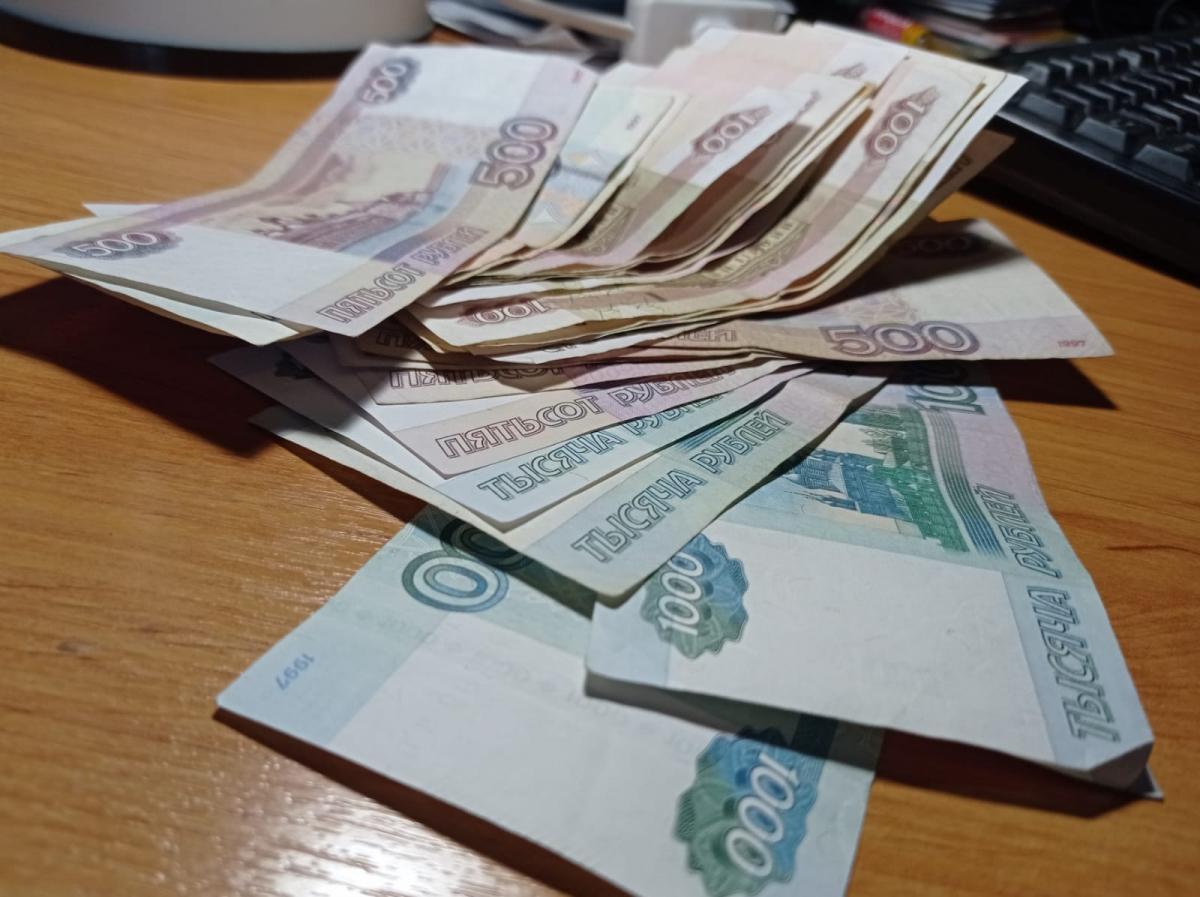 Работникам саратовского предприятия выплатили зарплату после вмешательства приставов