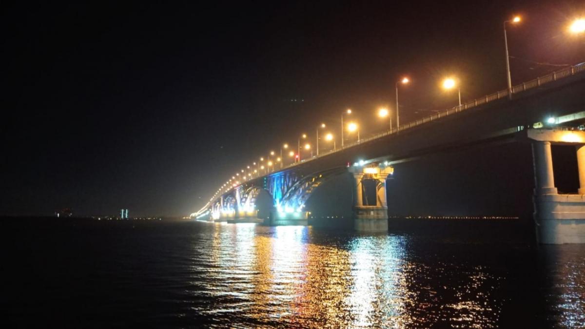 Обновленная у моста набережная Саратова приняла первых посетителей