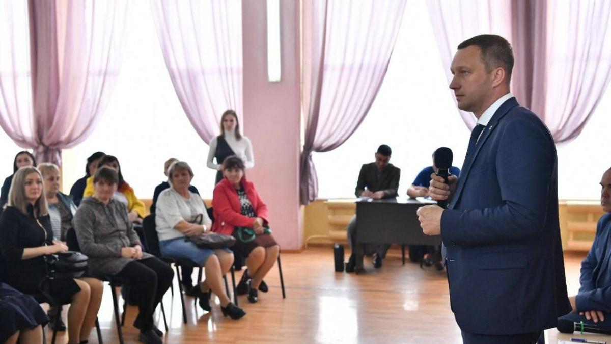 Губернатор Бусаргин в Пугачеве встретился с родственниками участников СВО