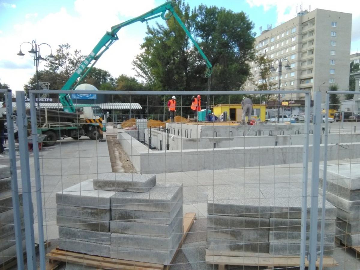 Сроки окончания реконструкции фонтана в центре Саратова сдвинуты на 2 месяца: комментарий мэрии