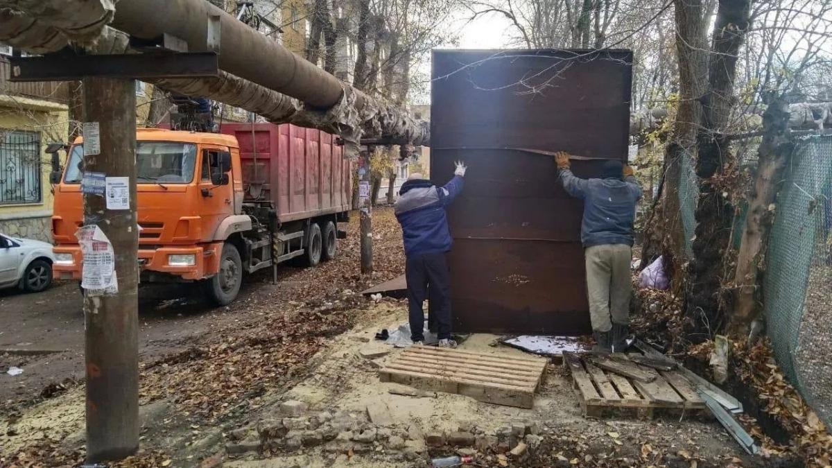 В Саратове за неделю снесли свыше 40 незаконных конструкций