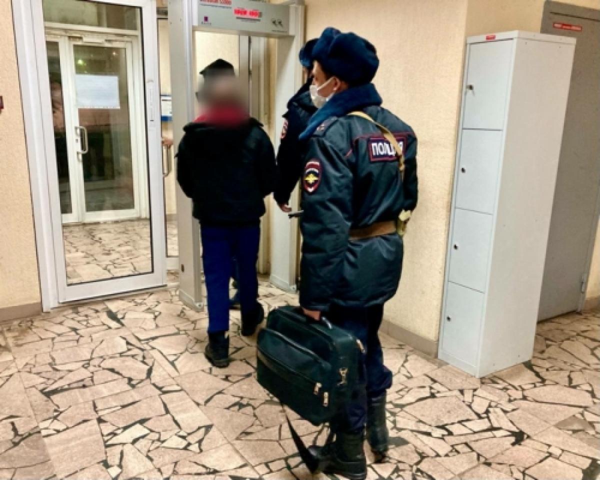 В Ленинском районе саратовец надругался над 11-летней девочкой пока ее матери не было дома