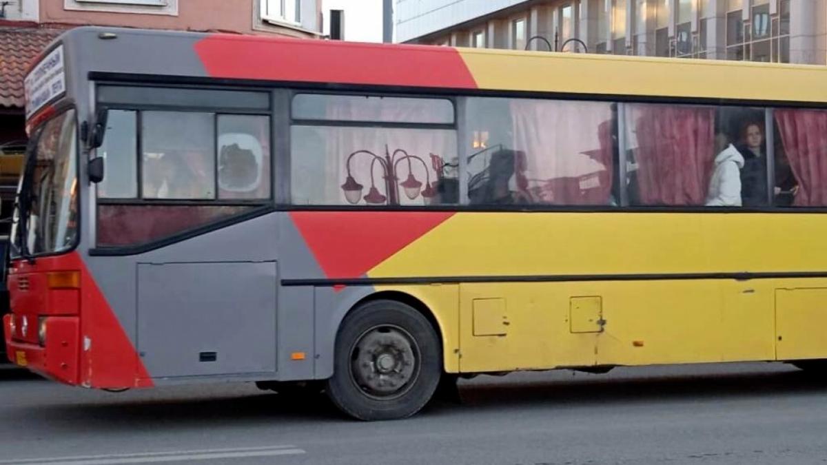 В Саратове водитель автобуса №6 высадил пассажиров из-за конфликта