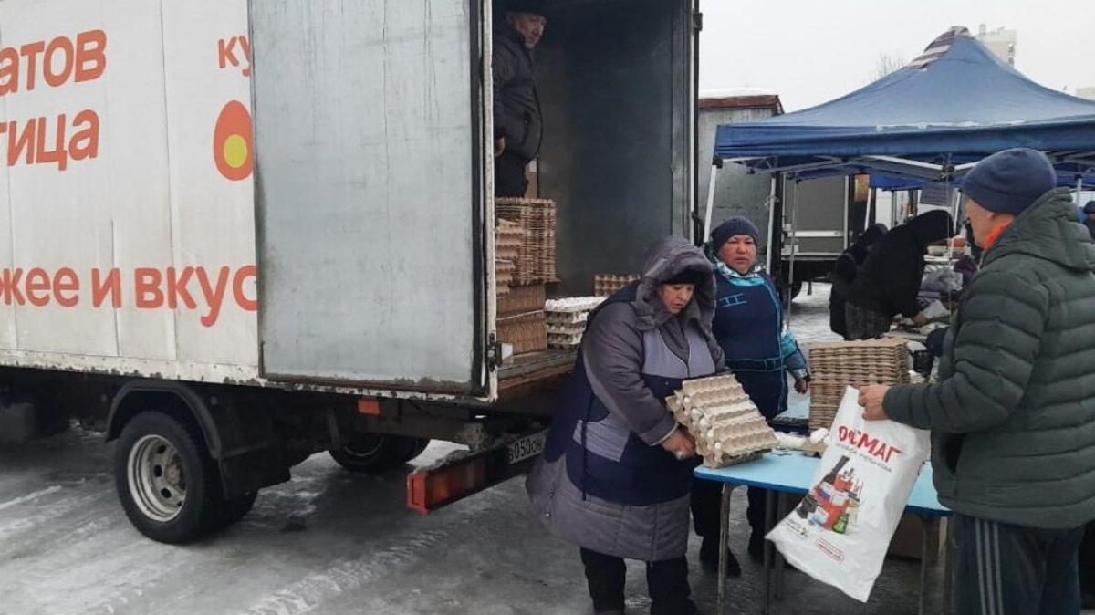 На Театральной площади увеличили количество точек по продаже яиц 