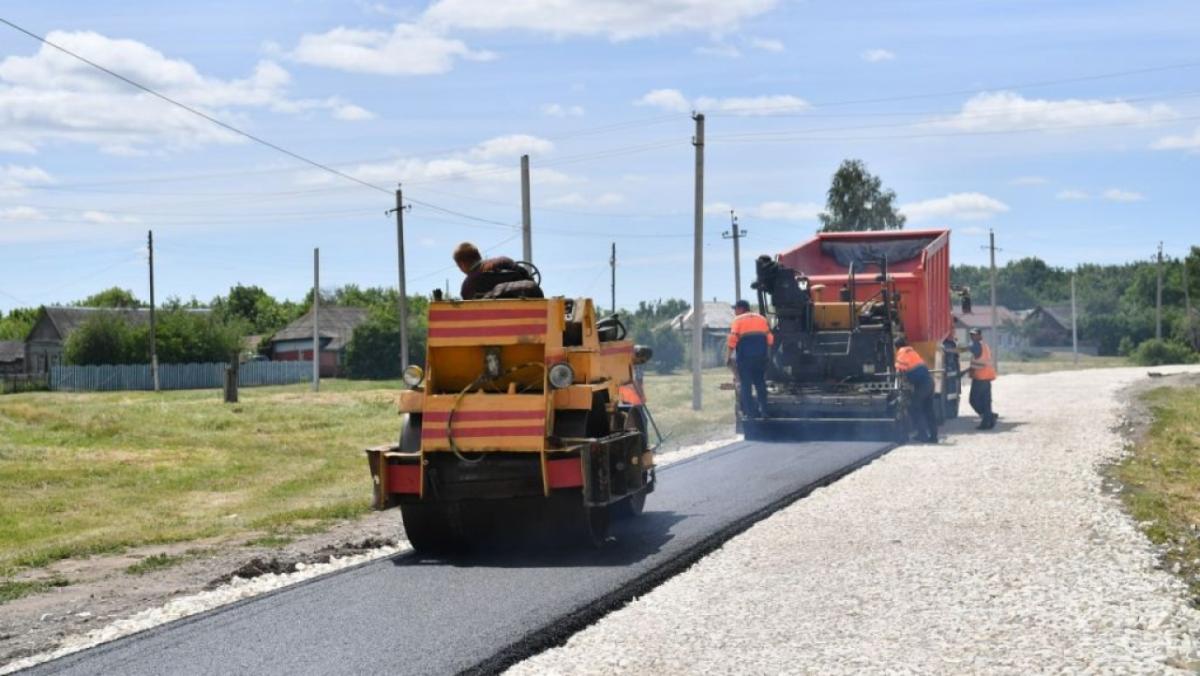 В Саратовской области продолжается ремонт внутрипоселковых дорог