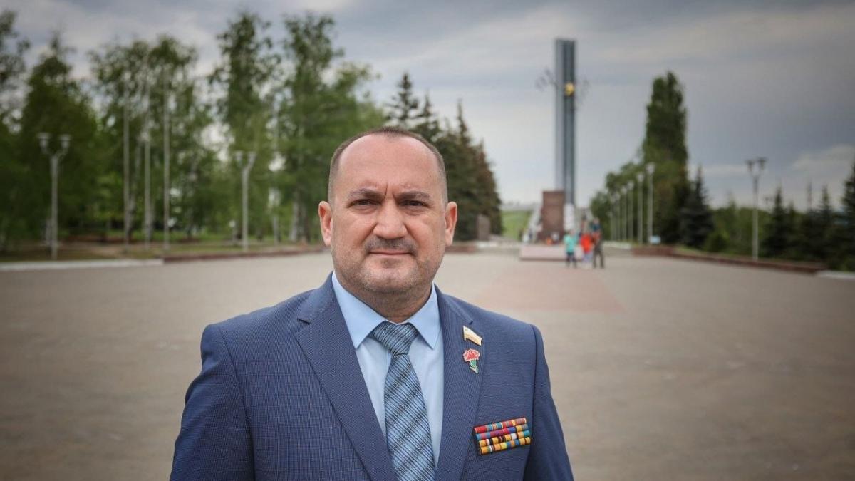 Калинин поздравил саратовцев с Днем Защитника Отечества