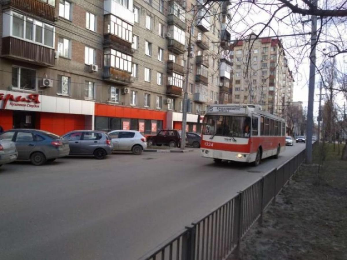 Из-за аварии на тепломагистрали в Саратове перестали ходить троллейбусы