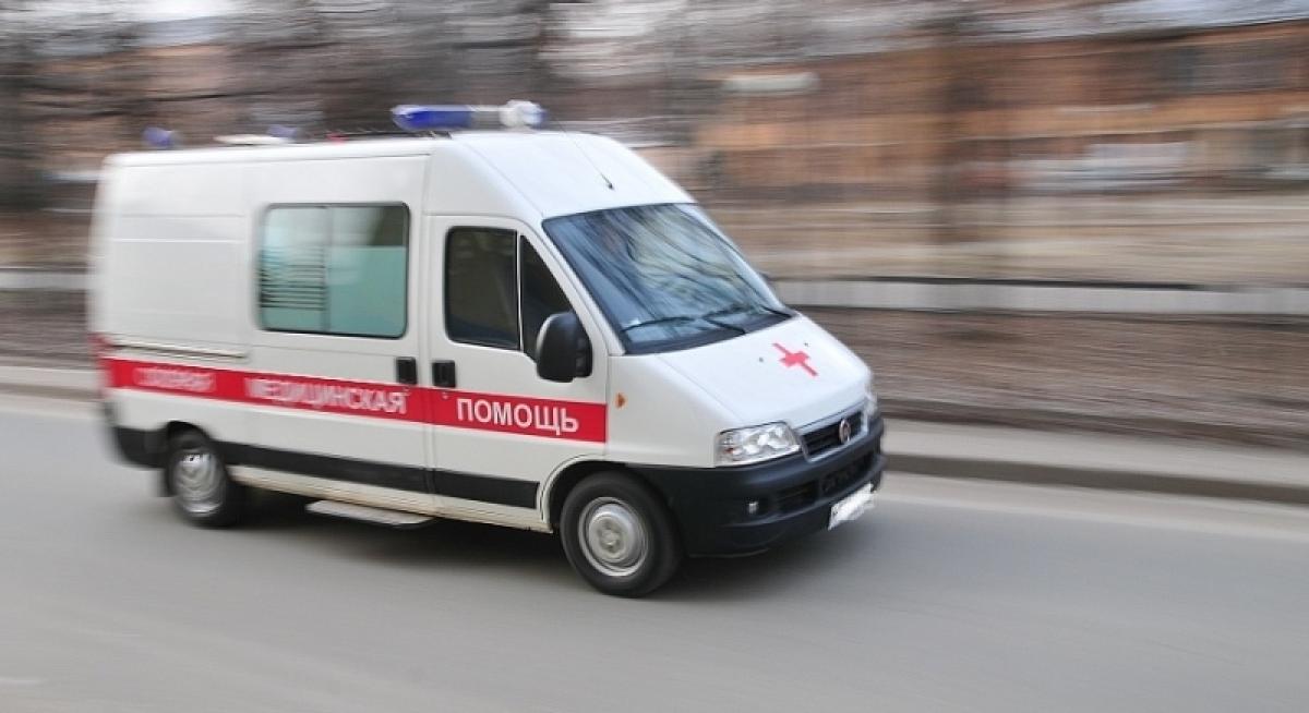 Перепутавший скорости механизатор задавил трактором сотрудника в мастерской