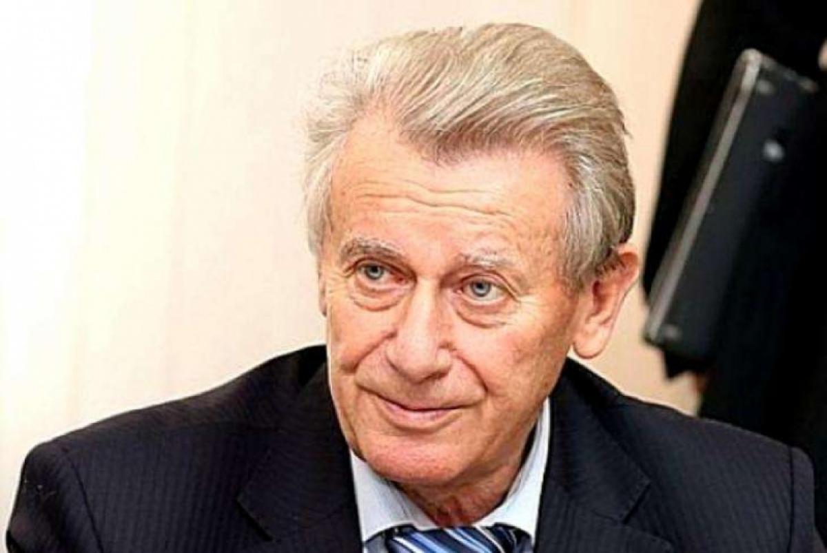 «Пар ослов»: «скоростной трамвай», аквапарк и каминг-аут – что еще может отвлечь от уголовного дела Ландо?