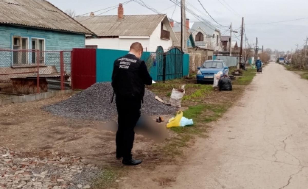 В Балаково прохожий обнаружил мертвого мужчину возле частного дома |  19.04.2022 | Саратов - БезФормата