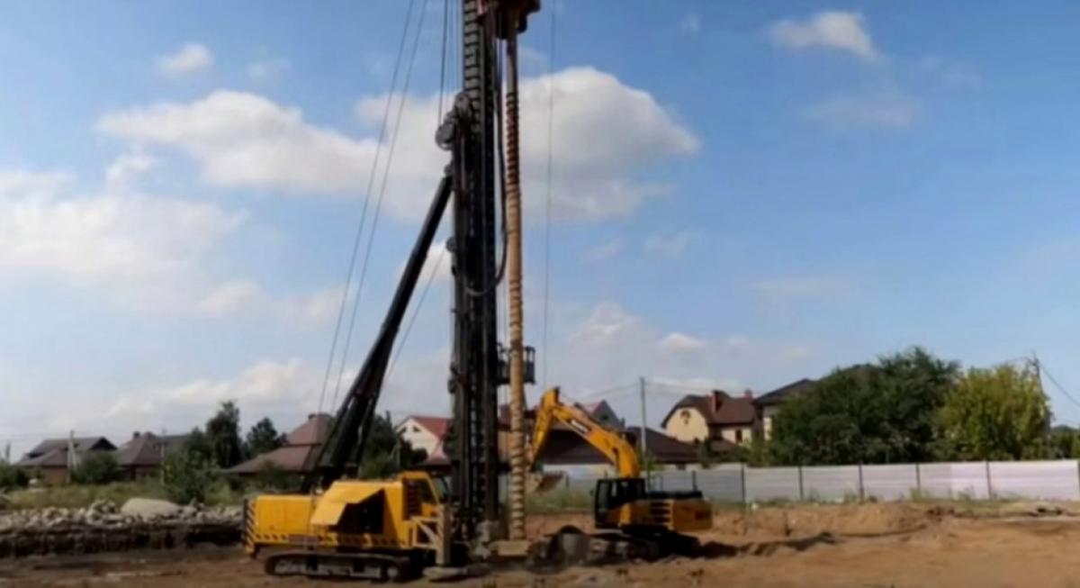 В Энгельсе вместо высоток строят масштабный соцобъект из 2 корпусов