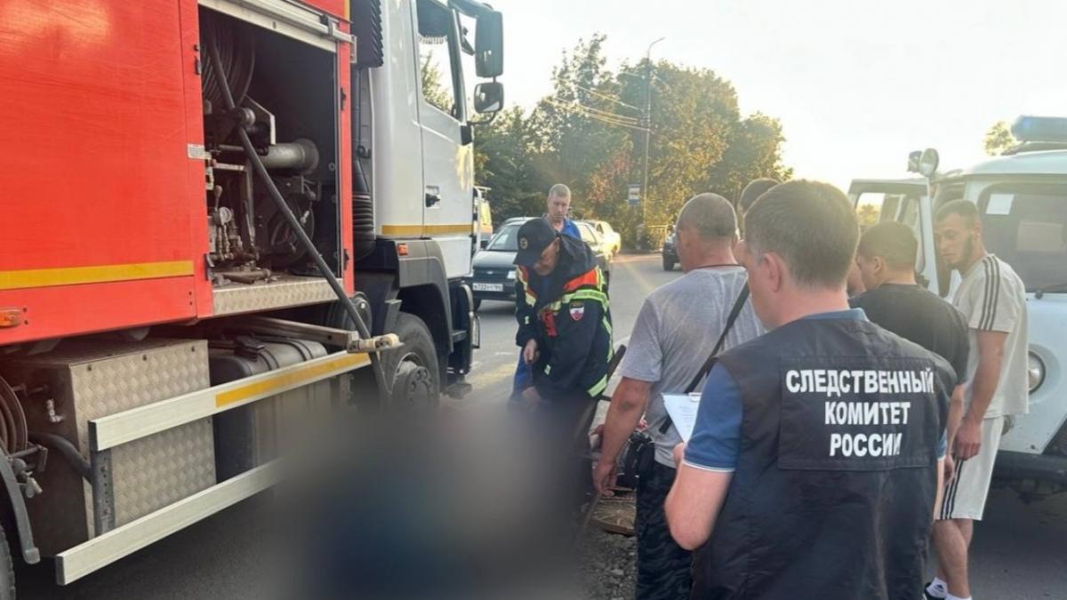 Трагедия в Аткарске: двое рабочих погибли в колодце при прочистке канализации