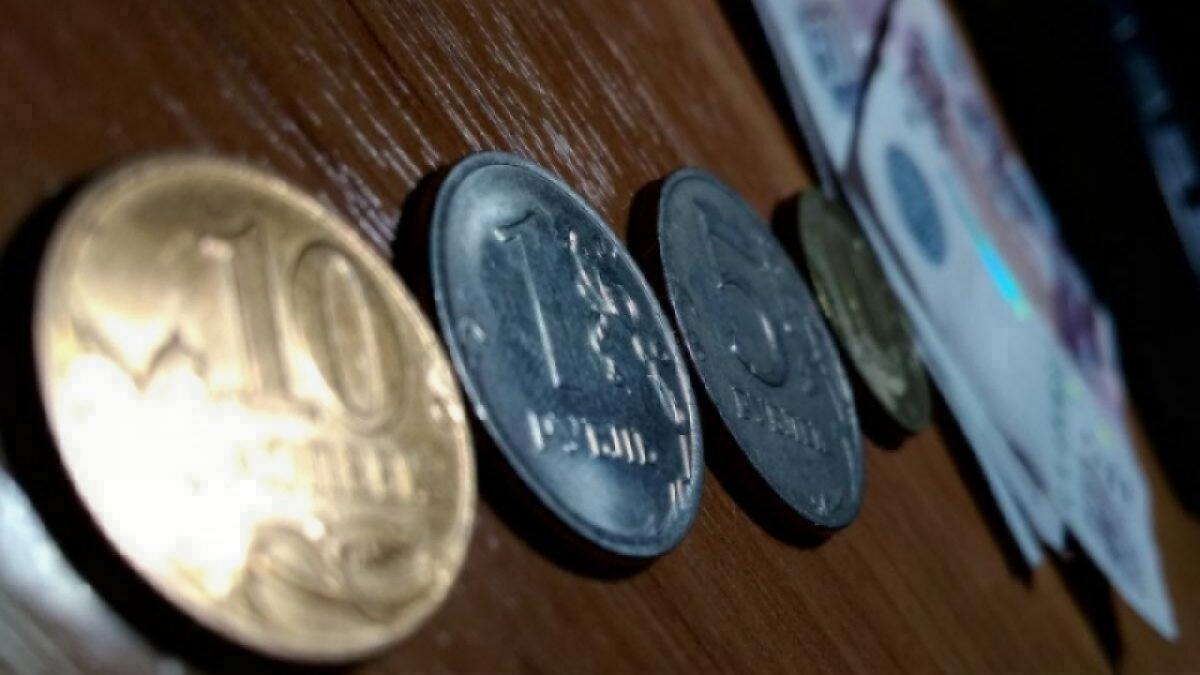 Судебные приставы взыскали с саратовцев за год 1,4 млрд рублей долгов по ЖКУ