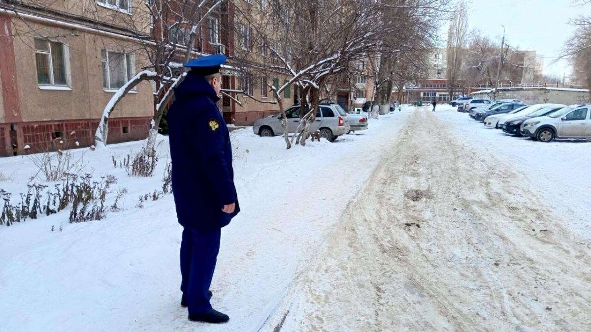 Прокуратура признала «ненадлежащей» уборку Энгельса от снега