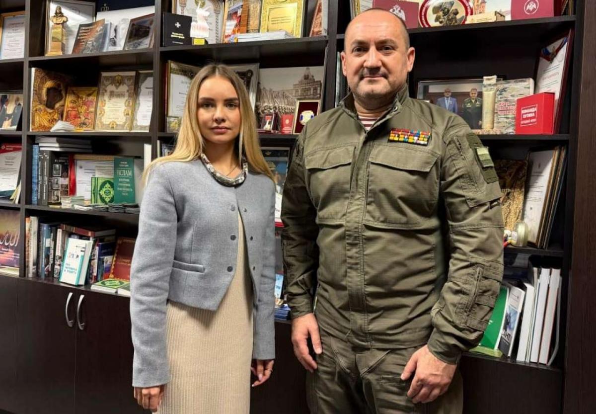 Калинин провел встречу с директором саратовского Музея истории СВО