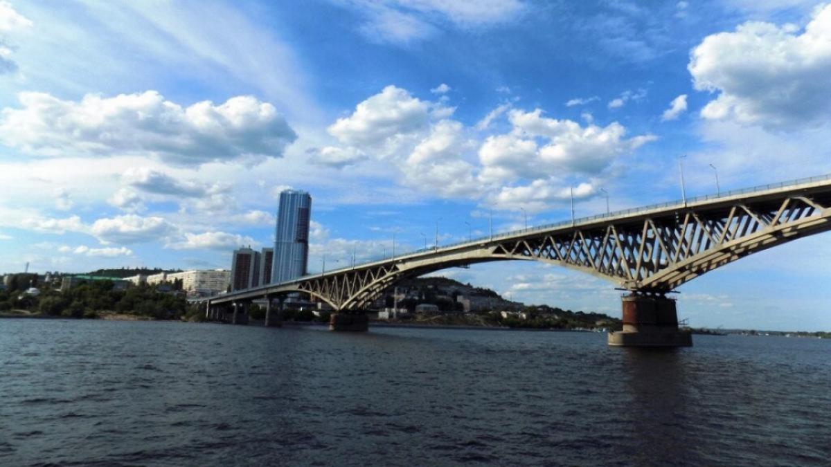 «Трешку» с видом на мост и охраной продают за 27 млн в Саратове